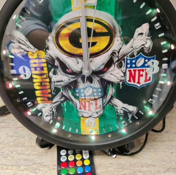Green Bay Packers clock - Picture 11 of 12